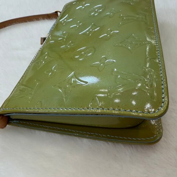 Louis Vuitton Green Vernis hand bag/ pouch - Picture 4 of 7